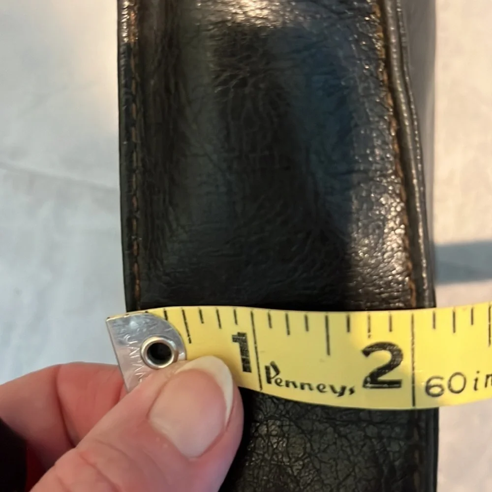 Worthington  genuine leather handbag  EUC black/ silver accents   11.5”x 6”x 2”